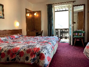 Hotel MAJONI wakacje