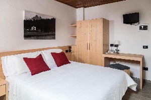 Hotel MIRALAGO wakacje