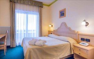 Hotel CREPEI wakacje