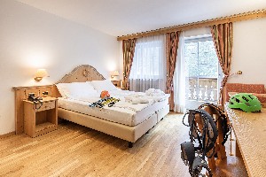 Hotel LUXURY HOTEL GRAND CHALET SOREGHES wakacje