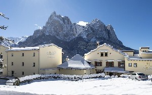 Hotel MIRABELL ALPINE GARDEN RESORT & SPA wakacje