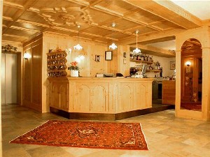 Hotel CORONA (CARANO) wakacje