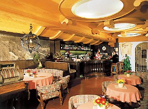 Hotel PARK HOTEL REGINA DELLE DOLOMITI wakacje