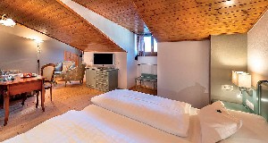 Hotel ZUM TURM wakacje