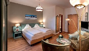 Hotel ZUM TURM wakacje