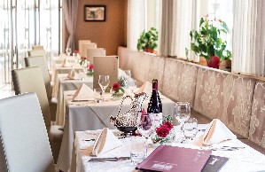 Hotel ZUM TURM wakacje