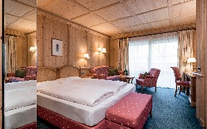 Hotel GRÜNER BAUM wakacje