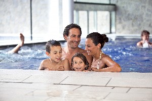 Hotel GRÜNER BAUM wakacje