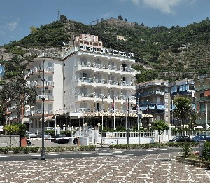 Hotel PIETRA DI LUNA wakacje