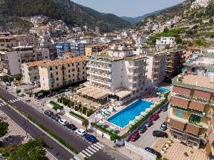 Hotel PIETRA DI LUNA wakacje