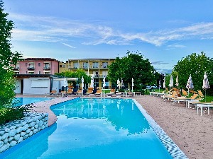 Hotel BELLA LAZISE wakacje