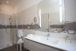 Hotel BELLA LAZISE wakacje