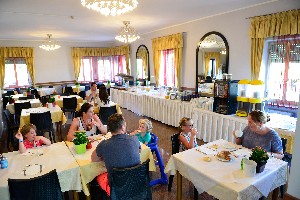 Hotel BELLA PESCHIERA wakacje