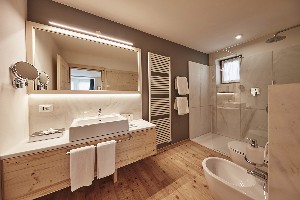 Hotel GOLDENE ROSE KARTHAUS - POKOJE wakacje