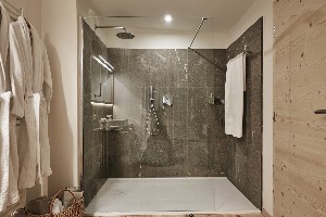 Hotel GOLDENE ROSE KARTHAUS - POKOJE wakacje