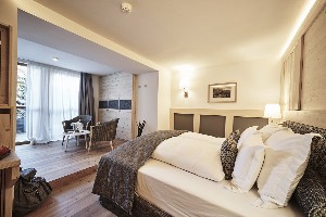 Hotel GOLDENE ROSE KARTHAUS - POKOJE wakacje