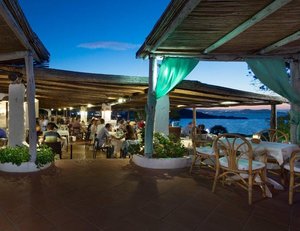 Restaurant/bars