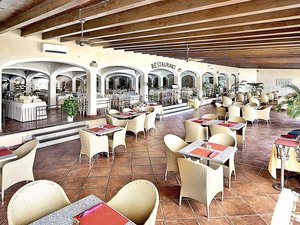 Restaurant/bars