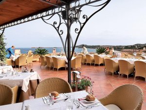 Restaurant/bars