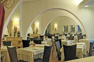 Restaurant/bars