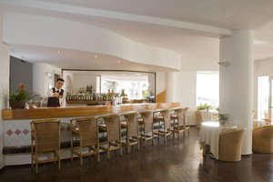 Restaurant/bars