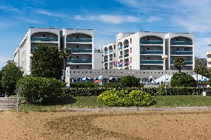 Hotel APARTHOTEL IMPERIAL wakacje