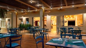 Restaurant/bars