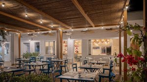Restaurant/bars