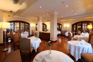 Restaurant/bars