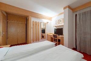 Hotel HOTEL CRISTIANIA wakacje