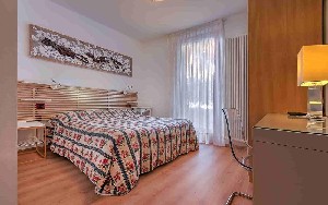 Hotel FOLGARIDA wakacje