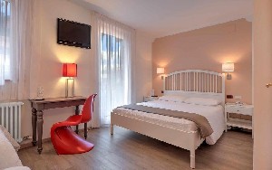 Hotel FOLGARIDA wakacje