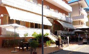 Hotel D'ANNUNZIO wakacje