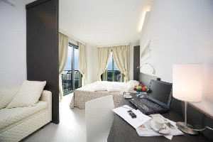 Hotel CLUB HOTEL DANTE wakacje