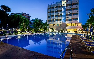 Hotel AMBASCIATORI wakacje