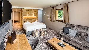 Hotel SCHWARZENSTEIN ALPINE LUXURY SPA RESORT wakacje