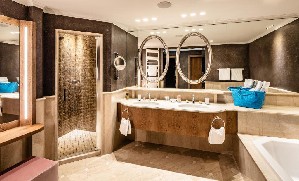 Hotel SCHWARZENSTEIN ALPINE LUXURY SPA RESORT wakacje