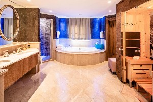 Hotel SCHWARZENSTEIN ALPINE LUXURY SPA RESORT wakacje