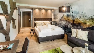 Hotel SCHWARZENSTEIN ALPINE LUXURY SPA RESORT wakacje