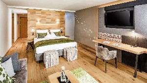 Hotel SCHWARZENSTEIN ALPINE LUXURY SPA RESORT wakacje