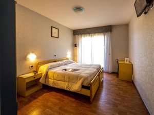 Hotel CLUB FUNIVIA wakacje