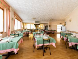 Hotel CLUB FUNIVIA wakacje