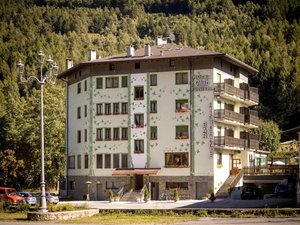 Hotel CLUB FUNIVIA wakacje