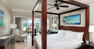 WB - Paradise Beachfront Walkout Club Level Room