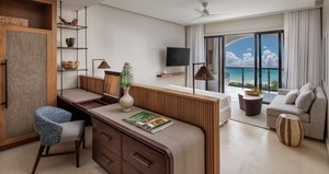 BBT - Bamboo Grove Club Suite with Balcony Tranqui