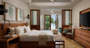 WB1B - Beachfront Honeymoon One-Bedroom Walkout Bu