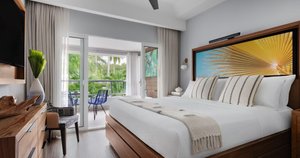PL - Caribbean Poolside Luxury with Balcony Tranqu