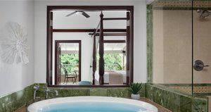 GR - Crystal Lagoon Honeymoon Butler Suite