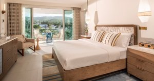 TLIT - Travertine Luxury Room with Tranquility Soa