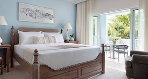 NPV - Poolside Club Level Villa Room